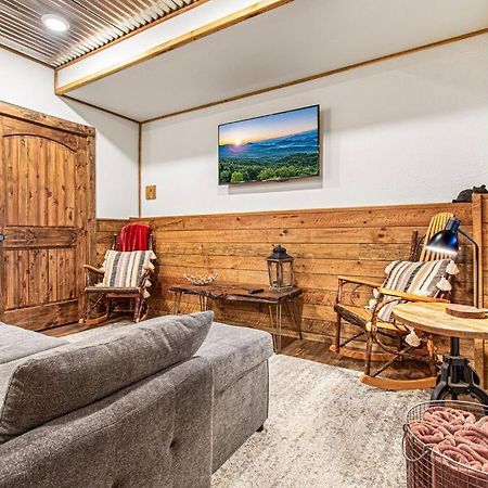 Cherry Log Summit Cabin By Bk Stays - Family Friendly - Playground - Game Room - Jacuzzi - Amazing Mountain Views エクステリア 写真