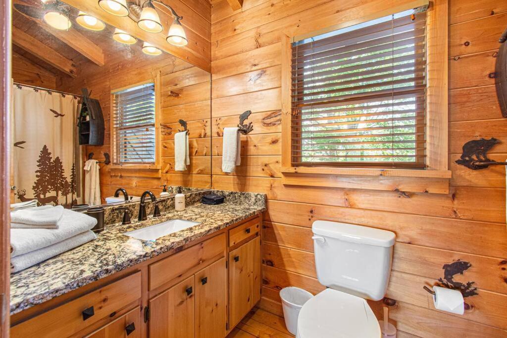 Cherry Log Summit Cabin By Bk Stays - Family Friendly - Playground - Game Room - Jacuzzi - Amazing Mountain Views エクステリア 写真